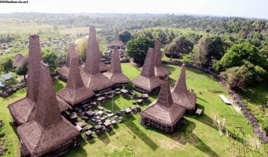 Open Trip Jelajah Sumba Cuma 3 Juta? Nih Paketnya! 2 open trip jelajah sumba, pulau sumba, negeri seribu bukit, ratenggaro, pantai pero, mandorak, weekuri, praijing, wairinding, puru kambera, waimarang, walakiri, bukit tenau, open trip exploring sumba, sumba island, land of a thousand hills, ratenggaro, pero beach, mandorak, weekuri, praijing, wairinding, puru kambera, waimarang, walakiri, tenau hills, Indonesian Sumba Trip Package