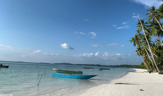 Ngetrip ke Kepulauan Kei, pantai ohiodertawun, pantai metro, pulau bair, pulau adranan, dermaga dian pulau, pasir timbul ngurtafur, goa hawang, pantai ngur sarnadan, 