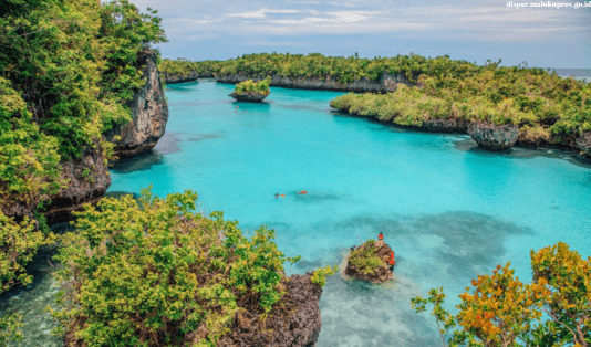 Ngetrip ke Kepulauan Kei, pantai ohiodertawun, pantai metro, pulau bair, pulau adranan, dermaga dian pulau, pasir timbul ngurtafur, goa hawang, pantai ngur sarnadan, 