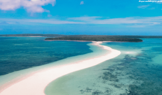 Ngetrip ke Kepulauan Kei, pantai ohiodertawun, pantai metro, pulau bair, pulau adranan, dermaga dian pulau, pasir timbul ngurtafur, goa hawang, pantai ngur sarnadan, 