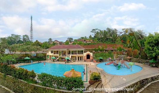 Liburan Keluarga di Wisata Pereng Cilongok Banyumas 5 Berenang di Wisata Pereng Cilongok