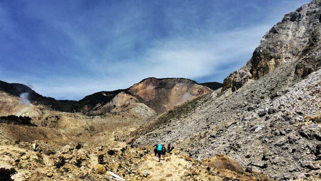 5 Rekomendasi Wisata Murah, Mulai Dari Gunung Hingga Lembah