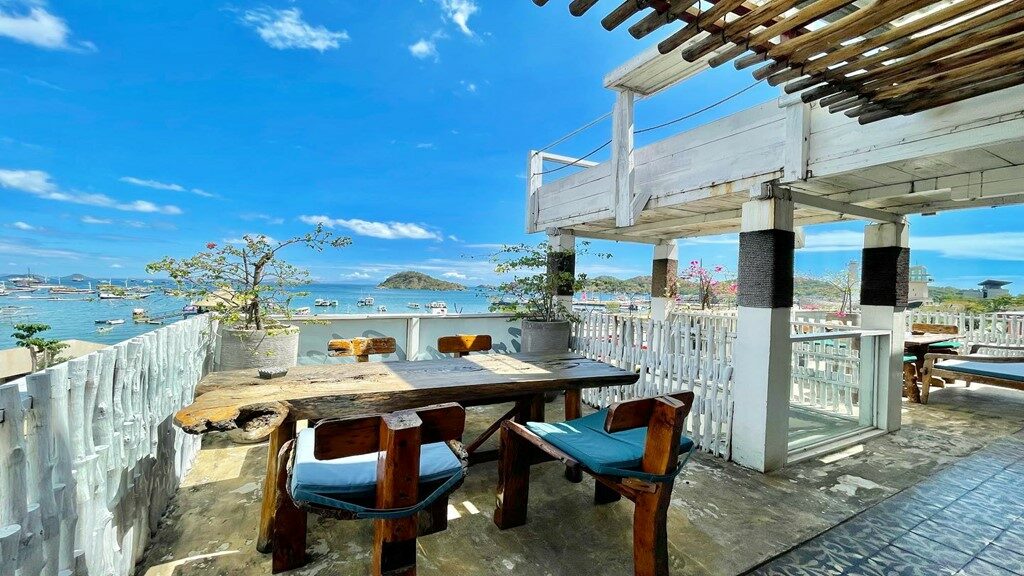 Cafe Hits di Labuan Bajo