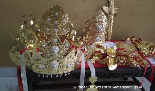 Bangga, ada Kain Tapis Lampung di Penobatan Raja Charles III! 6 Kerajinan Khas Lampung Siger