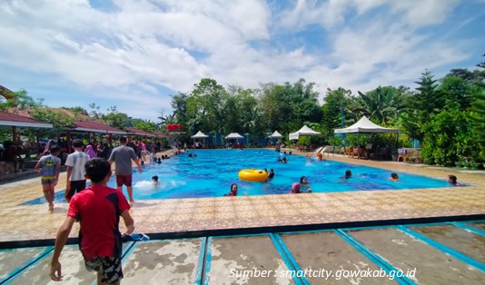 Kolam renang Wisata Kebun Gowa Sulawesi Selatan