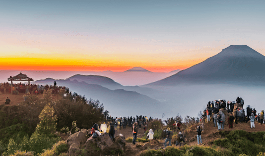 rekomendasi wisata murah, pangalengan, lembah purba, gunung papandayan, dieng, majalengka,