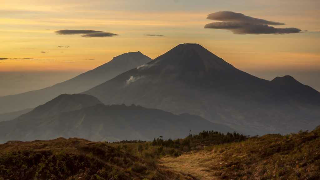 Seru, 3 Hari Naik Gunung Prau Cuma Rp750 Ribu!