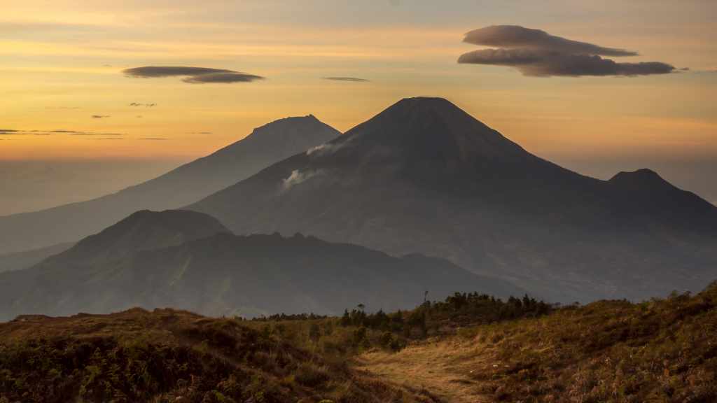 Seru, 3 Hari Naik Gunung Prau Cuma Rp750 Ribu!
