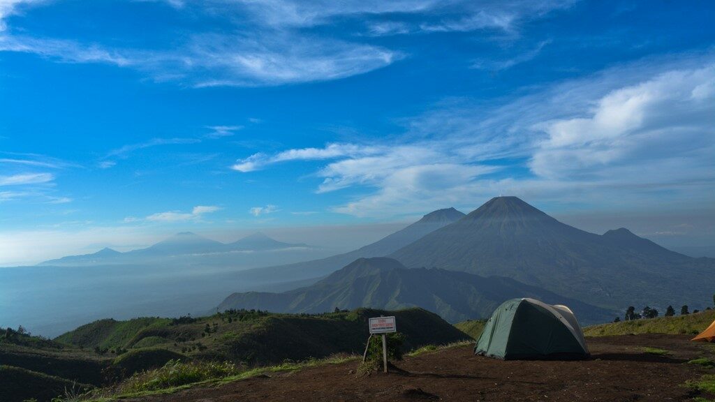 rekomendasi gunung untuk pemula di Jawa Tengah