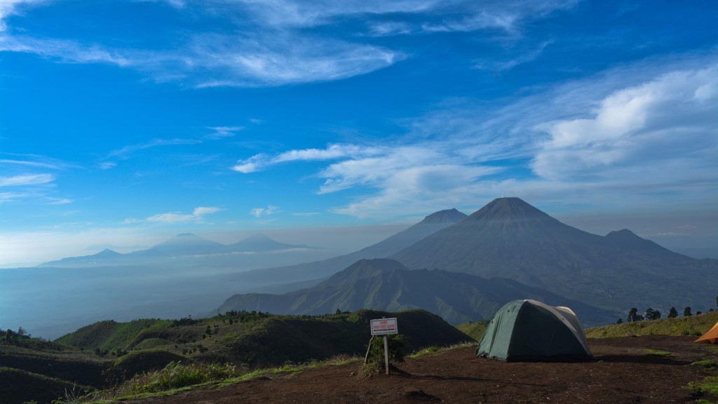 rekomendasi gunung untuk pemula di Jawa Tengah