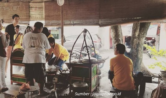 Sate Kambing Pak Syamsuri