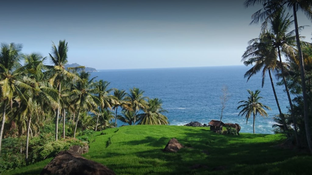 pantai rajaan trenggalek