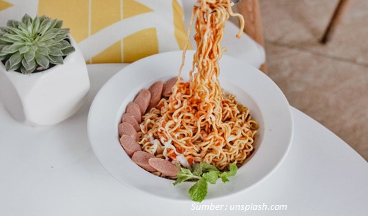 Bahaya Mie Instan, Tips Tetap Langsing