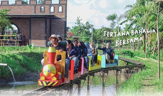 Kereta api di spot Mina Padi
