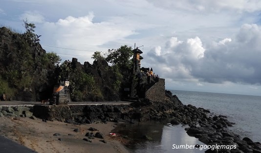 Alunan Merdu Alam Pantai Senggigi dan 5 Aktivitas Serunya 5 Pantai Senggigi, Pantai Batu Bolong