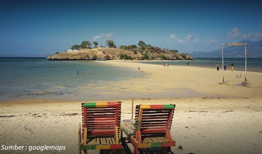 Pantai Lariti Pesona Laut Terbelah