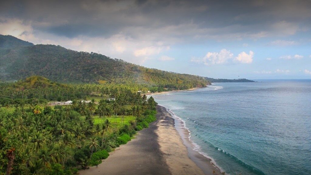 Pesona pantai Senggigi