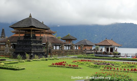 Rekomendasi Wisata di Kintamani Pura Ulun Danu