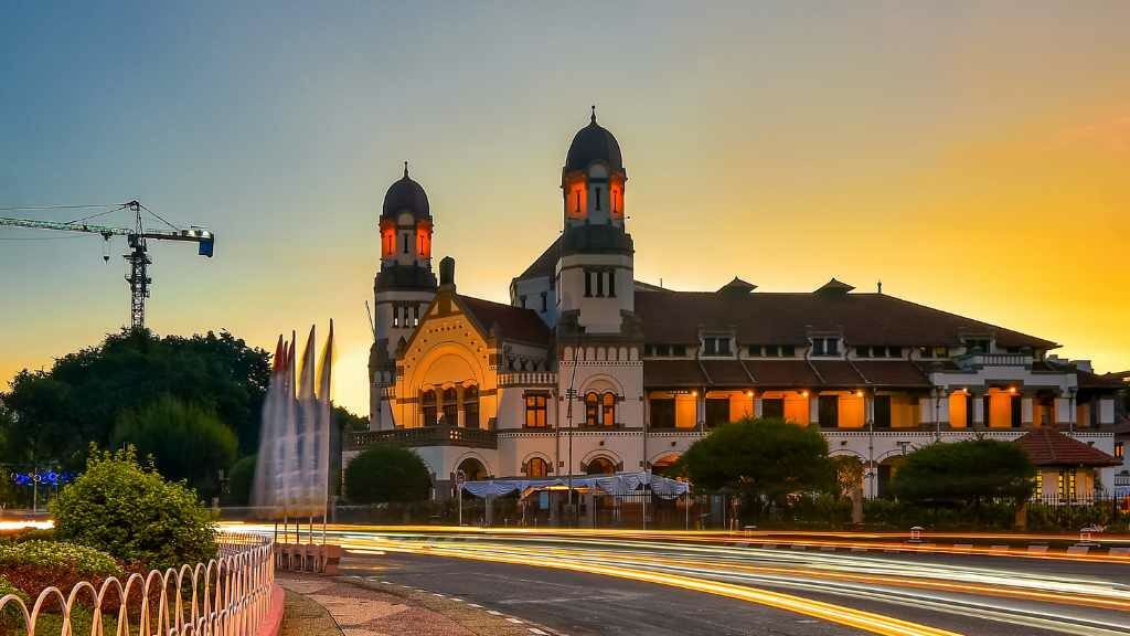 Ajak Keluarga Outing ke Semarang 3D2N Cuma 1,5 Jutaan! semarang, lawang sewu,