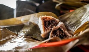 Kue tradisional khas Medan Ombus Ombus