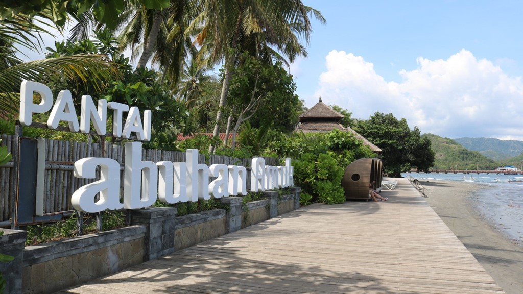 Pantai Labuhan Amuk