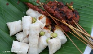Cobain Macam-Macam Sate Khas Lombok Sambil Nonton MotoGP Mandalika 2023 4 Sate Bulayak Khas Lombok