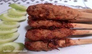 Cobain Macam-Macam Sate Khas Lombok Sambil Nonton MotoGP Mandalika 2023 5 Sate Pusut Khas Lombok