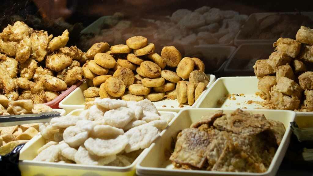 4 Pantangan Makanan Agar Luka Jahitan Cepat Kering dan Sembuh gorengan,