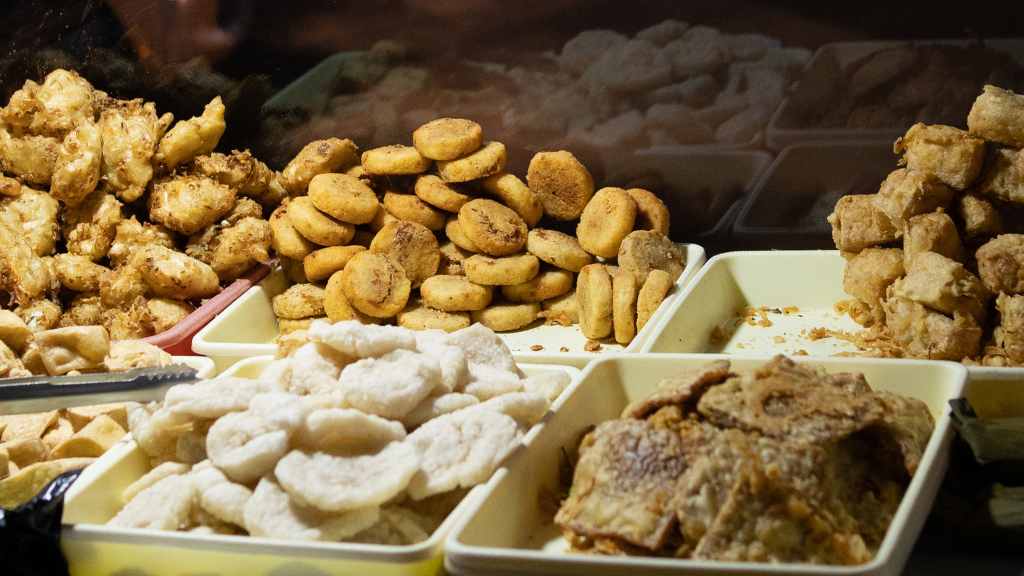 4 Pantangan Makanan Agar Luka Jahitan Cepat Kering dan Sembuh gorengan,
