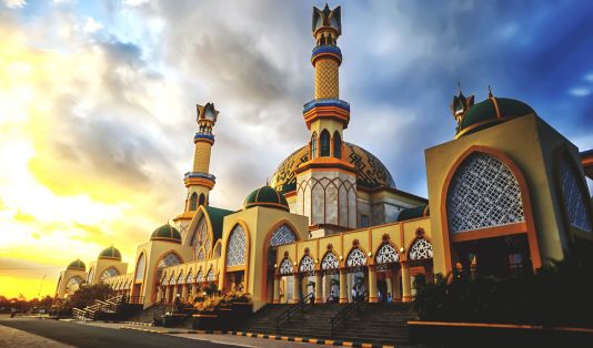 NTB Targetkan Juara Destinasi Ramah Muslim Dunia 2024 NTB Targetkan Juara Destinasi Ramah Muslim Dunia 2024