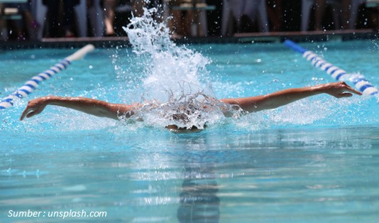 Nggak Cuma Bikin Senang, Saraf Kejepit Juga Bisa Diredakan dengan Berenang 4 Cara Efektif Melakukan Terapi Saraf Kejepit dengan Berenang