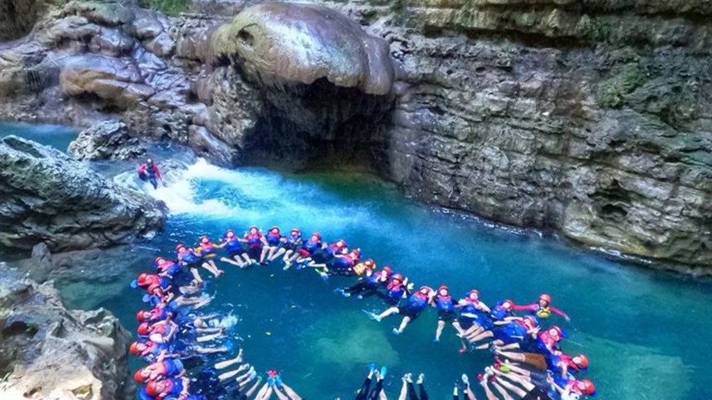 Penggemar Tantangan Harus Coba 3 Hal Ini di Green Canyon Pangandaran! Green Canyon Pangandaran