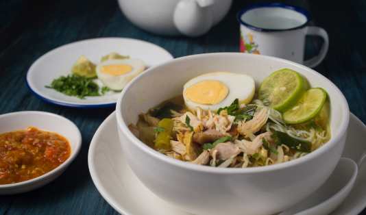 Sama-sama Favorit, Ini Dia Bedanya Soto Kudus dan Lamongan soto kudus, soto ayam, soto lamongan,