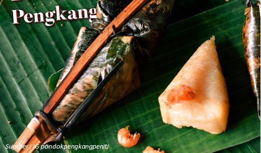 Pengkang, Makanan Khas Kalimantan Barat yang Bikin Lidah Bergoyang 1 Pengkang Kue Lemper dari Kalimantan Barat