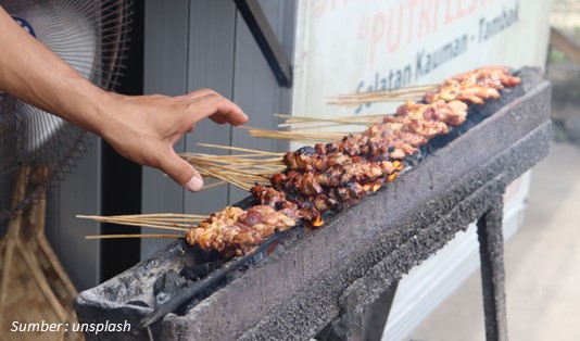 Sama-sama Hidangan Paling Lezat di Dunia, Ini 4 Perbedaan Sate Padang dan Sate Madura 1 Perkembangan Sate di Indonesia