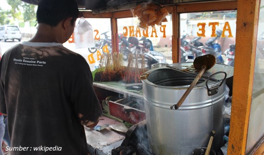 Sama-sama Hidangan Paling Lezat di Dunia, Ini 4 Perbedaan Sate Padang dan Sate Madura 2 Sejarah Sate di Indonesia