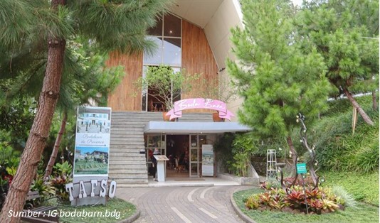 Tempat Makan Instagramable di Lembang Boda Barn