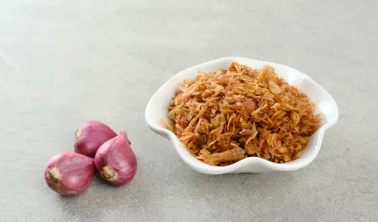 Juara Kondimen Sedunia, Ini 5 Tips Membuat Bawang Goreng Renyah dan Awet 1 bawang goreng, tips membuat bawang goreng,
