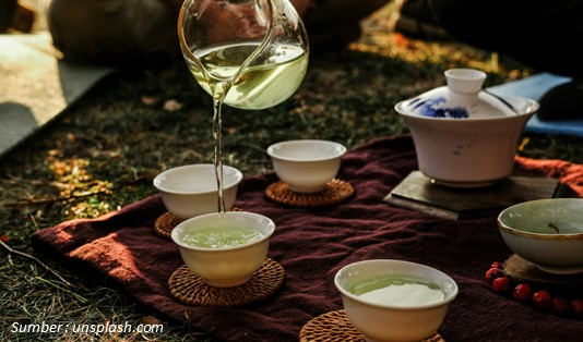 5 Manfaat Minum Teh Hijau Sebelum Tidur untuk Kecantikan, Simak Caranya yang Benar 5 Cara Minum Teh Hijau yang Benar untuk Kecantikan, Manfaat Minum Teh Hijau