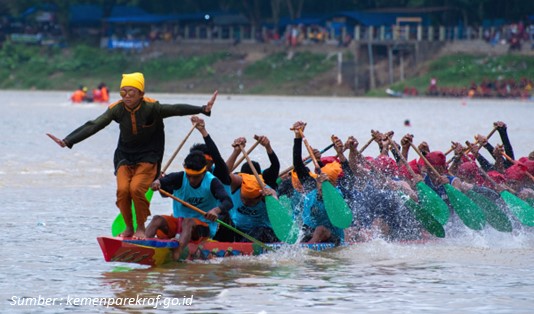 Festival Pacu Jalur Tradisional