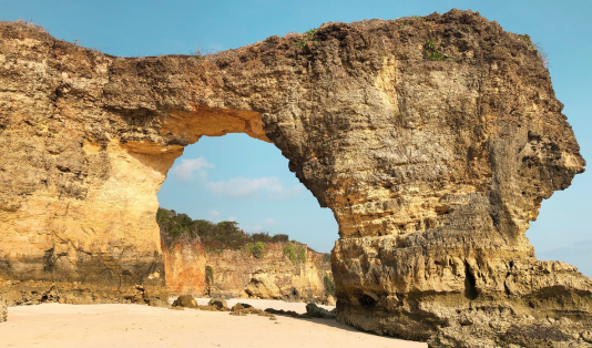pantai bawana,