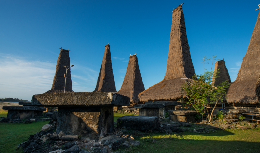 desa ratenggaro,