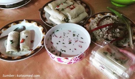 Makanan Khas Banda Neira Kue Manto