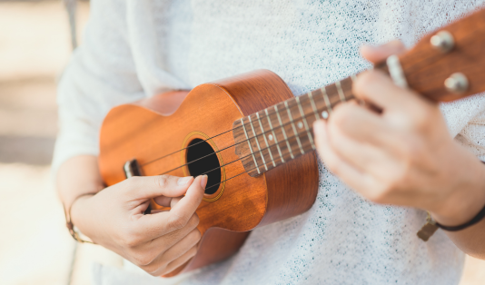 ukulele,