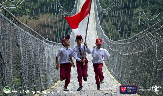 Tak Perlu Ngeri, Ini 5 Alasan Wisata ke Jembatan Gantung Situ Gunung Sukabumi 3 Sejarah Jembatan Gantung Situ Gunung