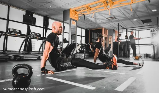 Manfaat Zumba, Aerobik, dan Yoga: Kenali Manfaatnya! 2 Aerobik Latihan Kardiovaskular yang Berirama, manfaat zumba