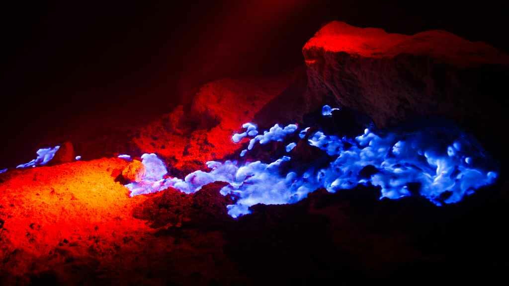 kawah ijen, blue fire,