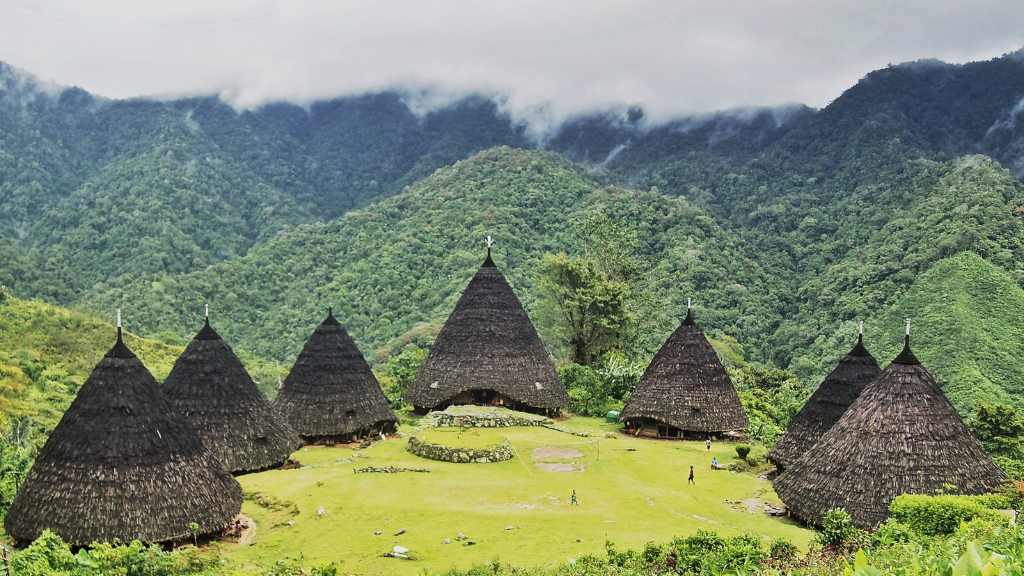 Eksotisme Desa Wae Rebo Raih Peringkat Dua Desa Terindah di Dunia Eksotisme Desa Wae Rebo Raih Peringkat Dua Desa Terindah di Dunia
