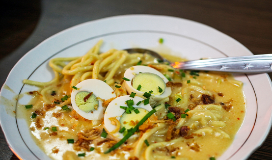 makanan khas palembang, mi celor,