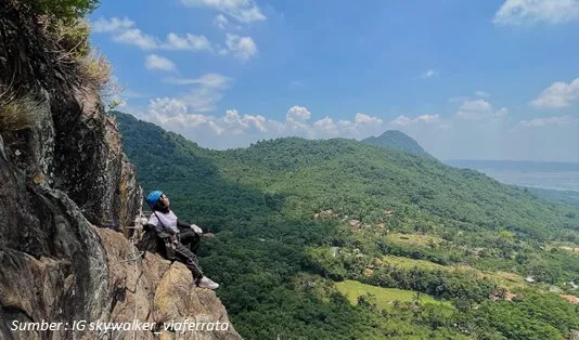Sky Cave Gunung Parang